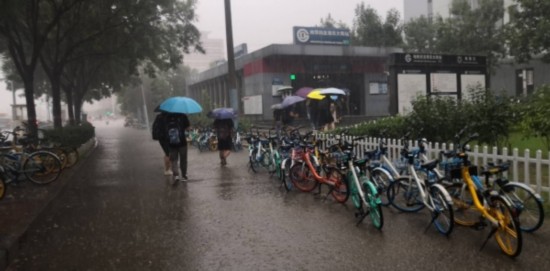 海淀|雷雨又来！北京发布雷电蓝警，海淀丰台已经下起来了