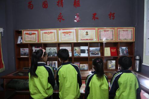 王发坤|贵州毕节：学生参观“梁三喜”原型王发坤烈士纪念馆