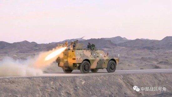 空降兵|空降兵某旅演训：大漠砺兵练硬功