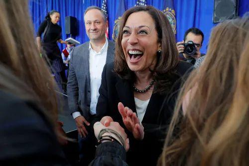  这是2019年4月23日在美国基恩拍摄的卡玛拉·哈里斯的资料照片。新华社/路透