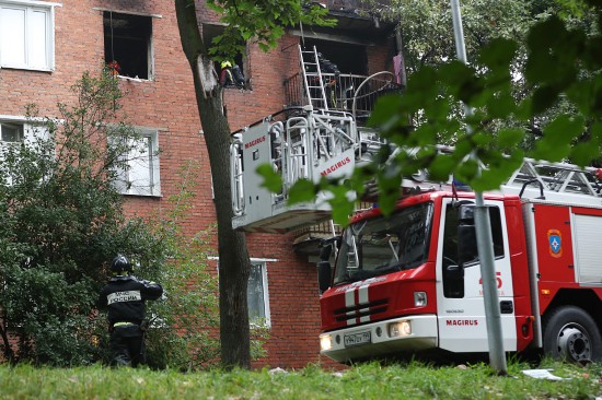 莫斯科|莫斯科西部一居民楼燃气爆炸起火 救援工作仍在进行