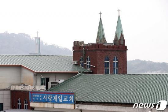 爱第一|韩国一教会致近千人确诊 文在寅怒批：向国民道歉！