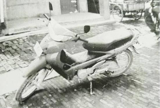 （图说：据王某供述他作案时所骑的摩托车）