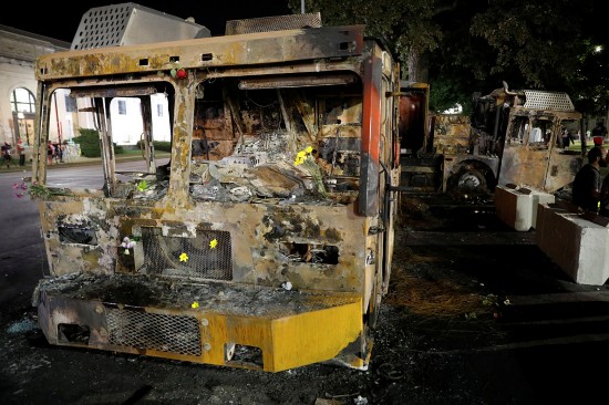 马赛鱼汤|美国遭警察枪击黑人重伤瘫痪 威斯康星州抗议活动愈演愈烈