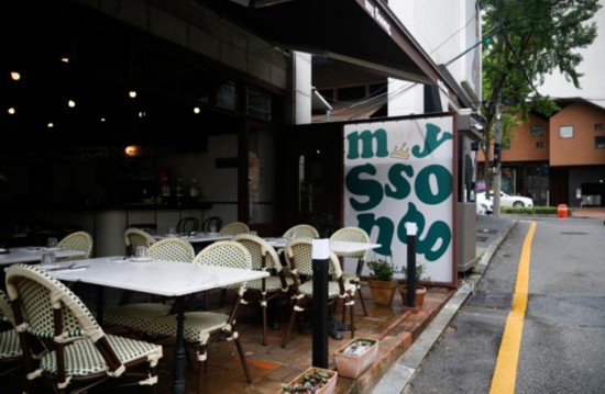 首都|韩国新增确诊323例：首都圈疫情仍未缓解，咖啡店将禁堂食