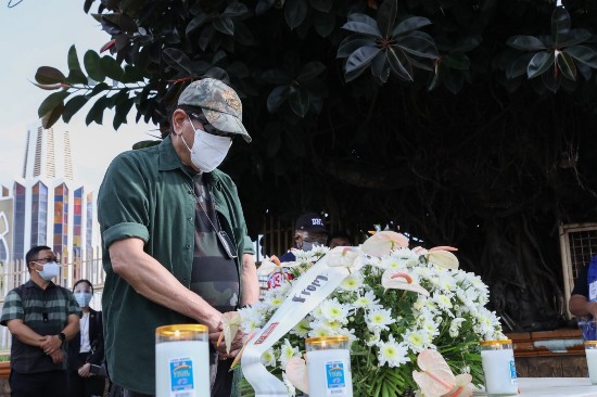 霍洛|菲律宾总统杜特尔特视察霍洛市连环爆炸现场