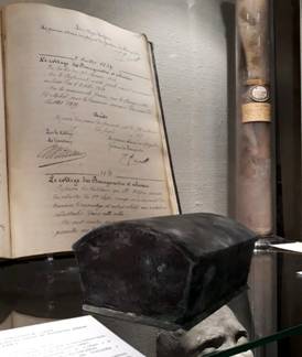 喷泉|传言变现实！比利时一城市喷泉翻修，挖出首任市长心脏