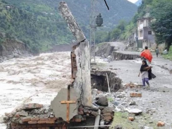 巴基斯坦|巴基斯坦开普省山洪造成至少6人死亡 新一轮降雨抵达卡拉奇