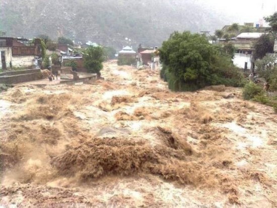 巴基斯坦|巴基斯坦开普省山洪造成至少6人死亡 新一轮降雨抵达卡拉奇