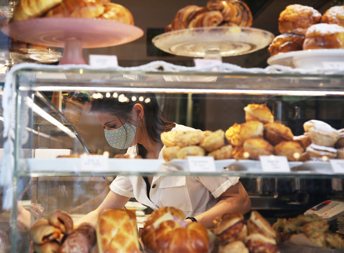 打包|这个吃货大国正拼两件事：吃不完打包、卖不掉别扔