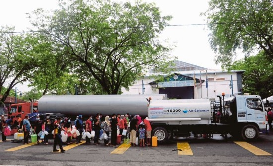 水源|马来西亚污染水源致停水地区已有95%恢复供水