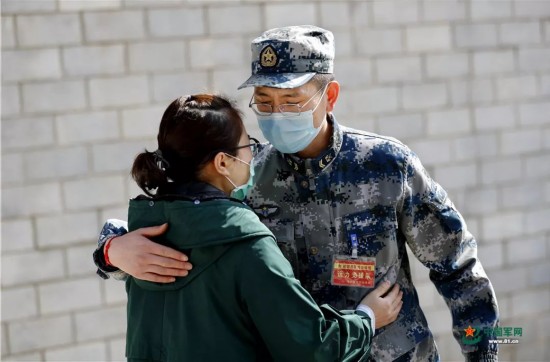 战区|3个月，20张图，记录白衣战士“战疫”温暖瞬间