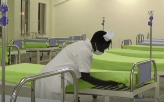 方舱|借鉴中国经验 乌干达方舱医院投入使用