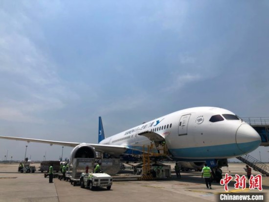 时隔7个多月中国航空公司恢复往来中印尼定期航班(图)