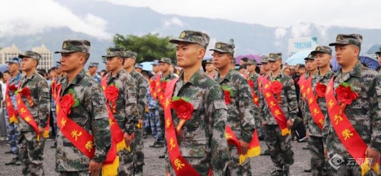 军营|【高清组图】昭通永善:60余名新兵奔赴军营