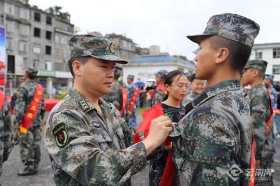 军营|【高清组图】昭通永善:60余名新兵奔赴军营
