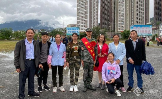 军营|【高清组图】昭通永善:60余名新兵奔赴军营