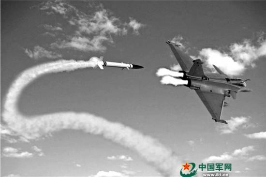 空军工程大学程嗣怡副教授解读战机如何规避导弹追击