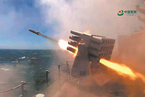 火箭深弹|海军某驱逐舰支队开展实战化演练，军舰离港就进“战场”