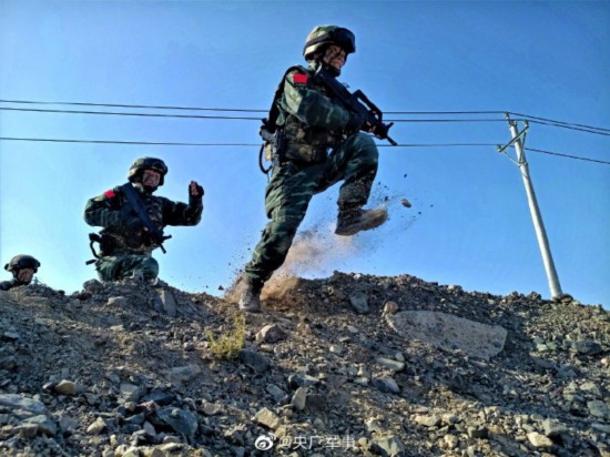队员|武警反恐特战队员,血性突击!