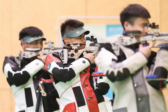 （体育）（1）射击&mdash;&mdash;全国冠军赛：赵中豪夺得男子50米步枪三种姿势冠军