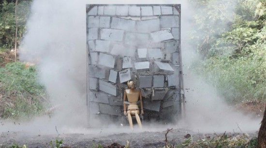 爆炸冲击波|脆弱木板秒变铜墙铁壁？黑科技涂层轻松防御爆炸冲击波