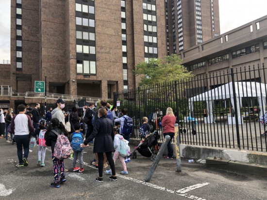 新冠|纽约3个月以来新冠病毒感染病例首次单日破千