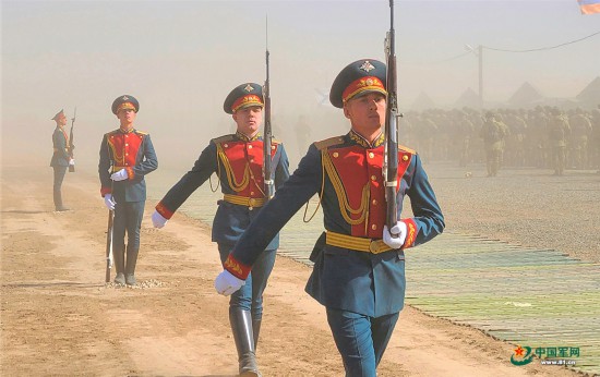 部队官兵|“高加索-2020”战略演习闭幕，参演部队接受沙场检阅