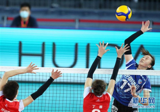 （体育）（1）排球——全国女排锦标赛第二阶段交叉赛：上海胜辽宁　　