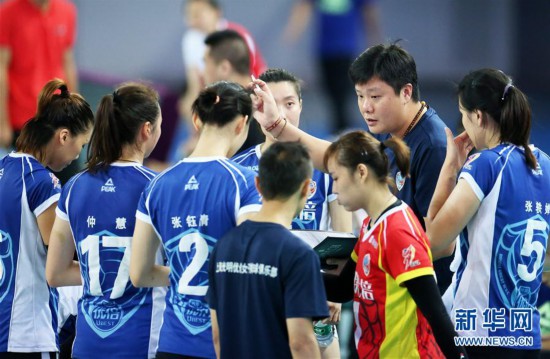 （体育）（2）排球——全国女排锦标赛第二阶段交叉赛：上海胜辽宁　　