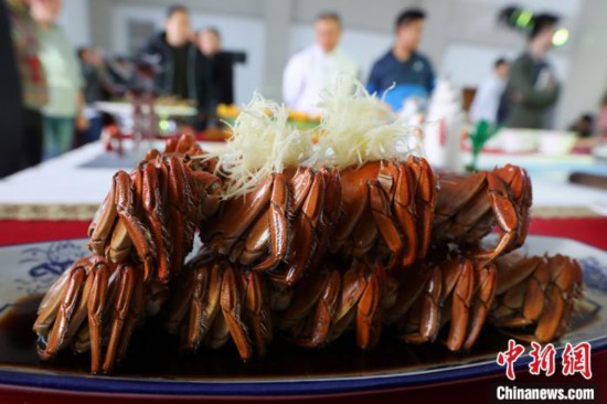 资料图：秋风起，蟹儿肥。　泱波 摄