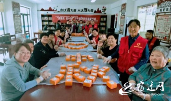 （全媒体）爱心月饼传递浓浓温情(分离图)(1047177)-20201001100415