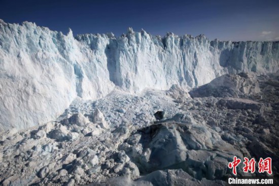 最新研究:格陵兰冰盖本世纪质量损失预计创1.2万年来之最