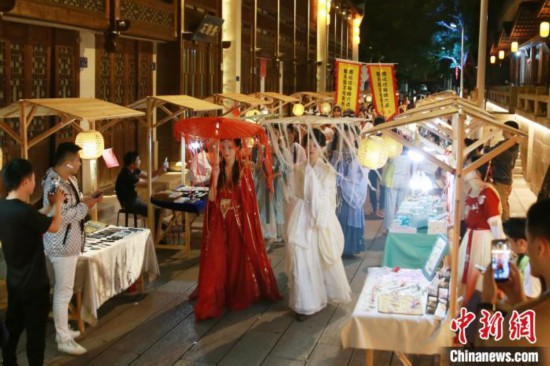 国庆假期福州夜经济畅旺传统非遗点&ldquo;亮&rdquo;夜生活