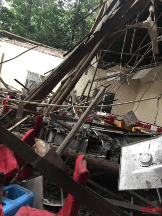 隆昌|四川隆昌农家乐房顶垮塌致26伤：房是租的，房龄超60年，节前曾安全排查