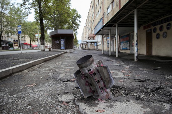 纳卡|普京同亚阿领导人举行电话会谈,呼吁立即停止纳卡冲突