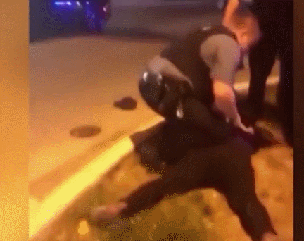 孕妇|美国黑人孕妇被警察当街跪压:怀胎已9月 民众包围市政府抗议