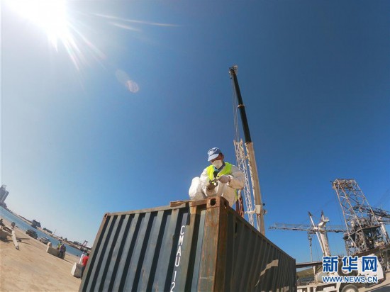 (国际·图文互动)(4)通讯:穿行在废墟间的五星红旗——记中国维和官兵贝鲁特港灾后援助行动