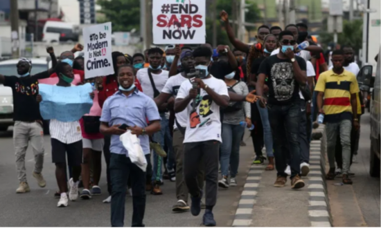 抢劫|执法犯法!尼日利亚警察反抢劫小队被解散