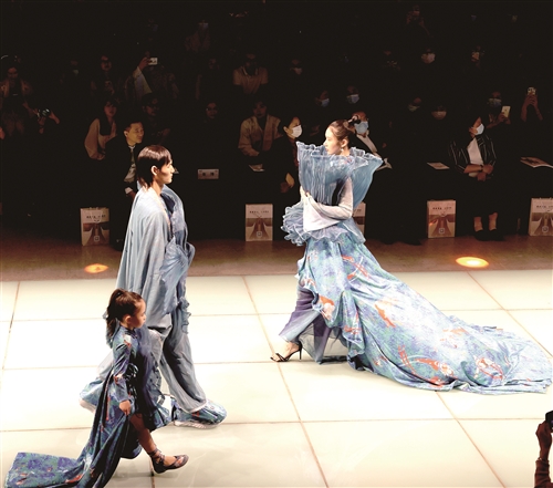 汉服■汉服“出圈”助推打造“新名片”