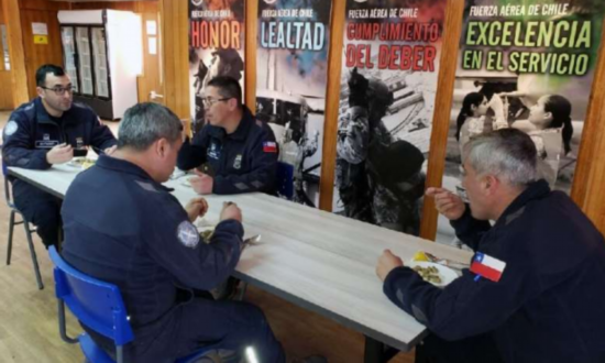  △同一考察站内同时用餐人数也受到限制，每桌吃饭的最多不超过4人