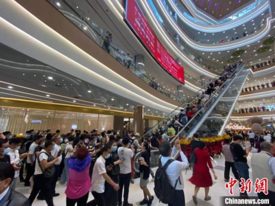 海南离岛免税销售火爆有效拉动消费增长