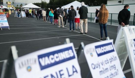 新冠|60%的美国人对美政府的新冠疫苗相关工作表示不满意