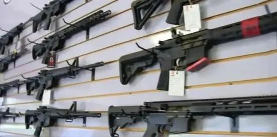 美媒|拜登上台，美国人恐慌性购枪