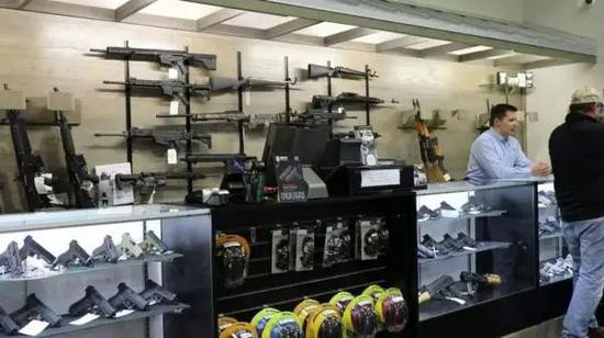 美媒|拜登上台，美国人恐慌性购枪