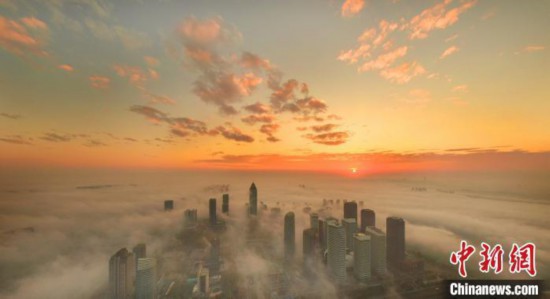 航拍清晨的南通。　许丛军 摄