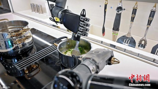 谷歌|吃货福音 全球首个机器人厨房来了做饭洗碗全包办