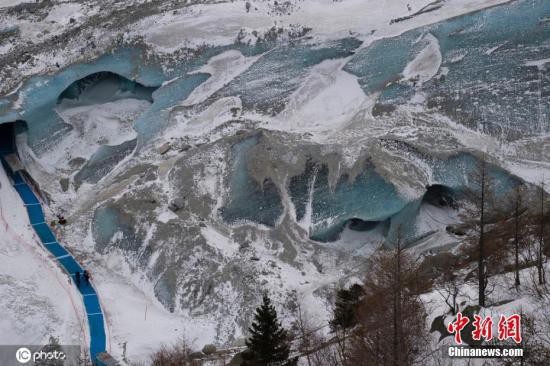 当地时间2020年2月13日，法国霞慕尼附近，实拍勃朗峰冰川。