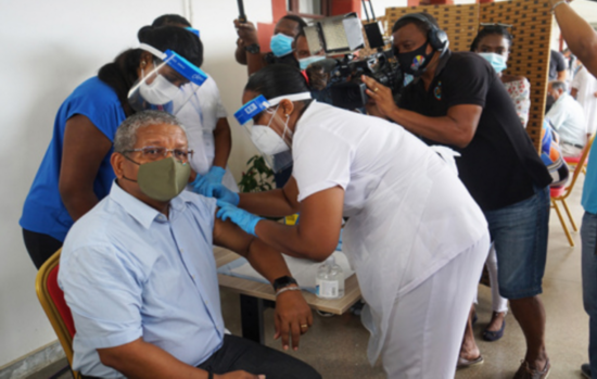 新冠|接种中国疫苗！多国领导人“带头”做了同一个选择