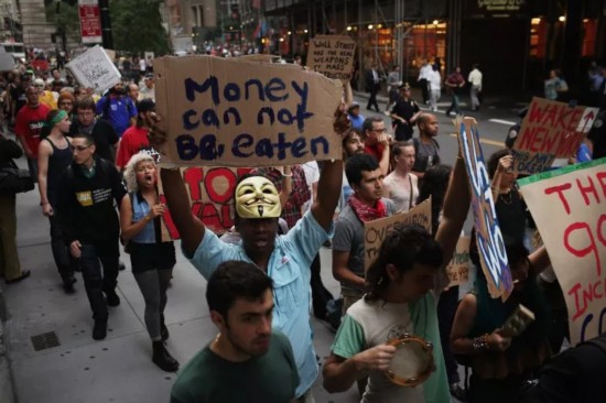 华尔街|纽约年轻人计划“重新占领华尔街”：金融巨头们应该进监狱